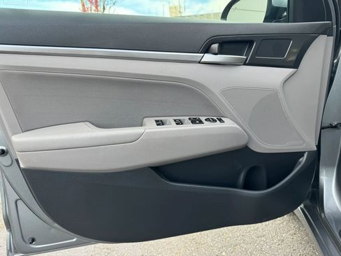 Used 2019 Hyundai Elantra SEL FWD image 41