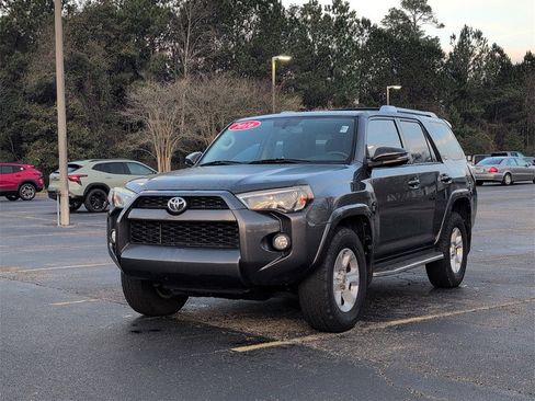 Used 2016 Toyota 4Runner SR5 image 8