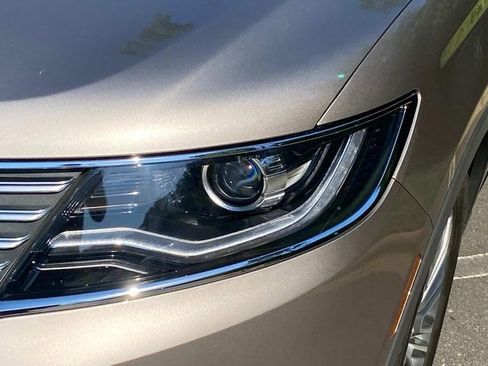 Used 2018 Lincoln MKX Reserve w/ Lincoln MKX Climate Package FWD image 5