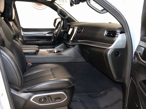 Used 2024 Jeep Wagoneer L Series II w/ Flexible Seating Group image 58