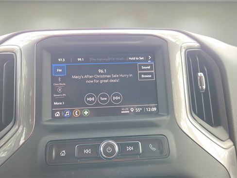 Used 2022 Chevrolet Silverado 1500 Custom image 10