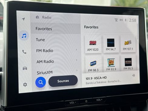 Certified 2025 Toyota Corolla SE image 23