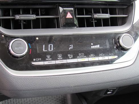 Used 2024 Toyota Corolla LE FWD image 24