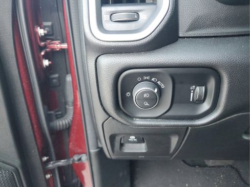 Used 2020 RAM 1500 Big Horn AWD/4WD image 25