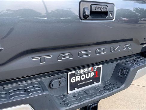 Used 2023 Toyota Tacoma SR5 AWD/4WD image 32