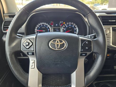 Used 2019 Toyota 4Runner SR5 AWD/4WD image 11