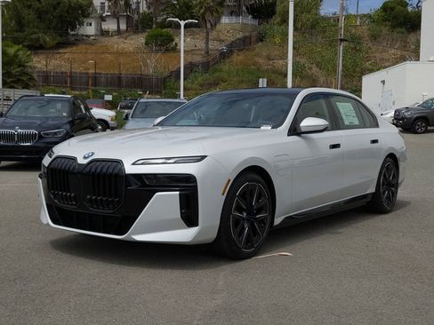 New 2026 BMW 750e xDrive AWD/4WD image 2