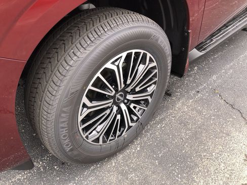 New 2025 Nissan Armada SL w/ Captain's Chari Seat Package image 10