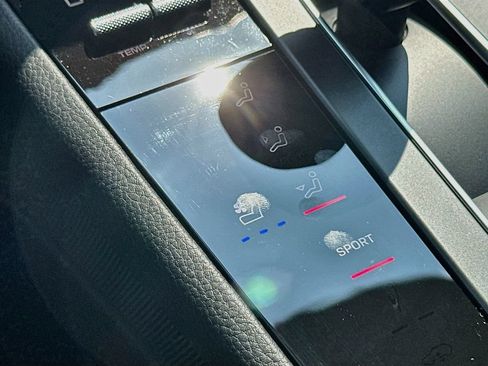 New 2026 Porsche Macan AWD/4WD image 23