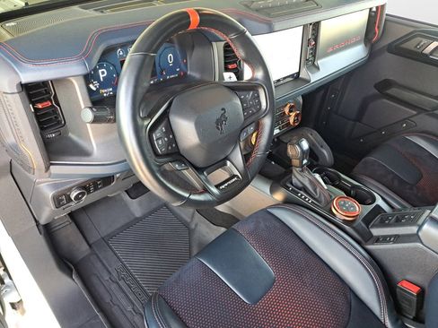 Used 2025 Ford Bronco Raptor AWD/4WD image 13