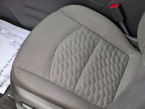 Used 2018 Chevrolet Equinox LT image 30