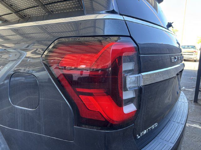 Used 2022 Ford Expedition Limited AWD/4WD image 9