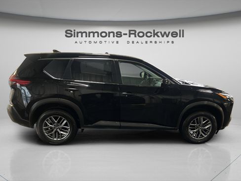 Used 2023 Nissan Rogue S image 7