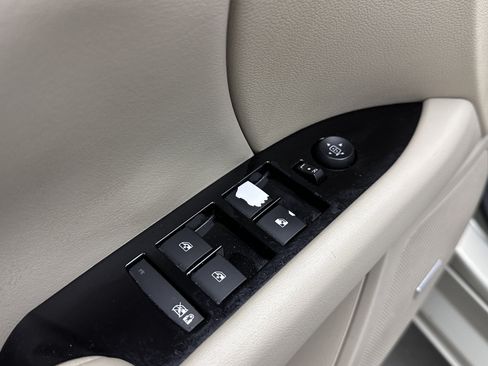 Used 2015 Cadillac XTS FWD image 11