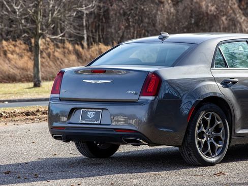 Used 2018 Chrysler 300 S w/ Safetytec Plus Group image 5