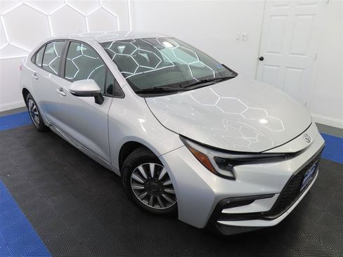 Used 2024 Toyota Corolla SE FWD image 5