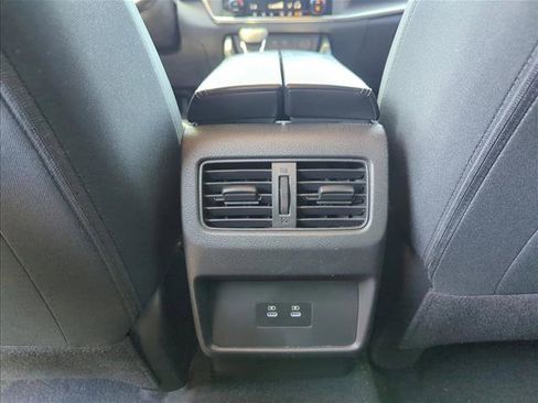 Used 2024 Nissan Rogue SV FWD image 20