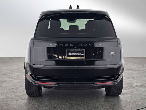 Used 2023 Land Rover Range Rover SE image 4