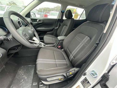 New 2025 Hyundai Venue SEL image 8