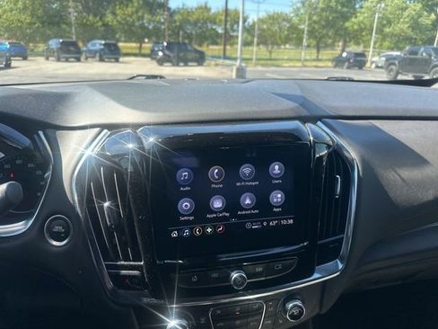 Used 2023 Chevrolet Traverse LT FWD image 15