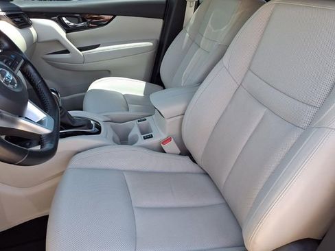 Used 2021 Nissan Rogue Sport SL w/ Premium Package FWD image 3