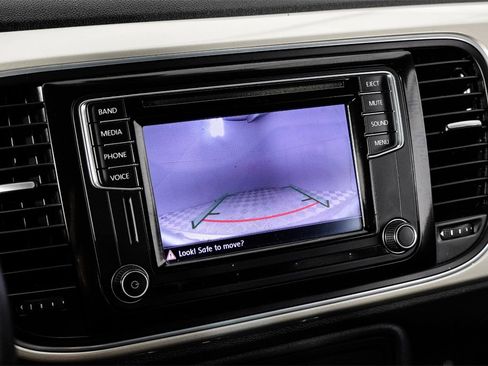 Used 2016 Volkswagen Beetle 1.8T SE image 17