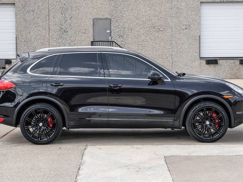 Used 2012 Porsche Cayenne Turbo AWD/4WD image 10