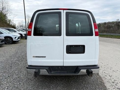 Used 2025 Chevrolet Express 2500 w/ Driver Convenience Package RWD image 7