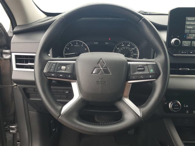 Used 2023 Mitsubishi Outlander SE FWD image 11