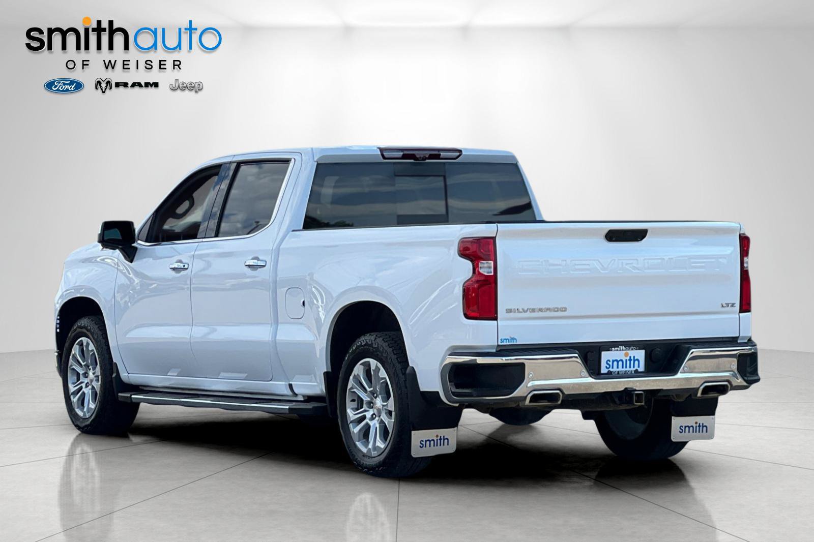 Used 2023 Chevrolet Silverado 1500 LTZ w/ Technology Package AWD/4WD image 7