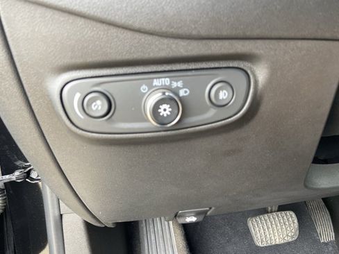 Used 2021 Chevrolet Equinox LT FWD image 45