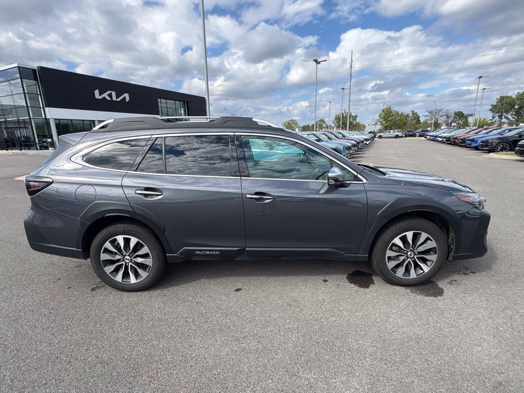 Used 2025 Subaru Outback Touring XT AWD/4WD image 8