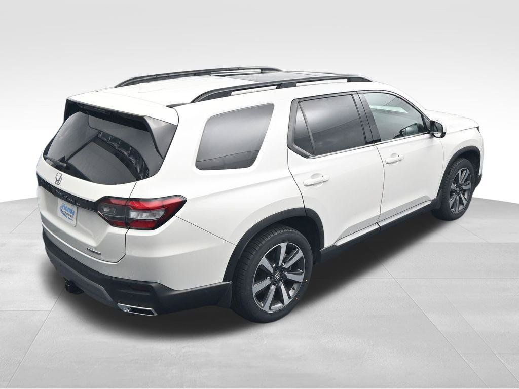 Used 2025 Honda Pilot Touring image 38