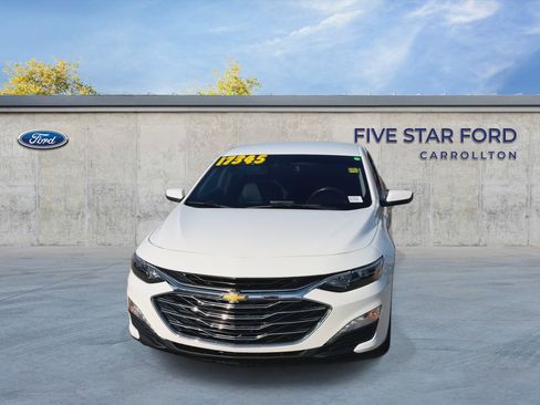 Used 2020 Chevrolet Malibu LT w/ Leather Package FWD image 3