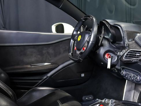 Used 2012 Ferrari 458 Spider RWD image 21