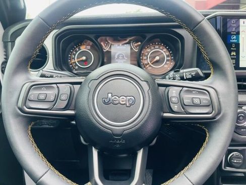 Used 2024 Jeep Wrangler Unlimited Sport AWD/4WD image 20