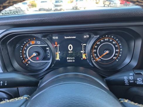 Used 2024 Jeep Wrangler Sport S image 14