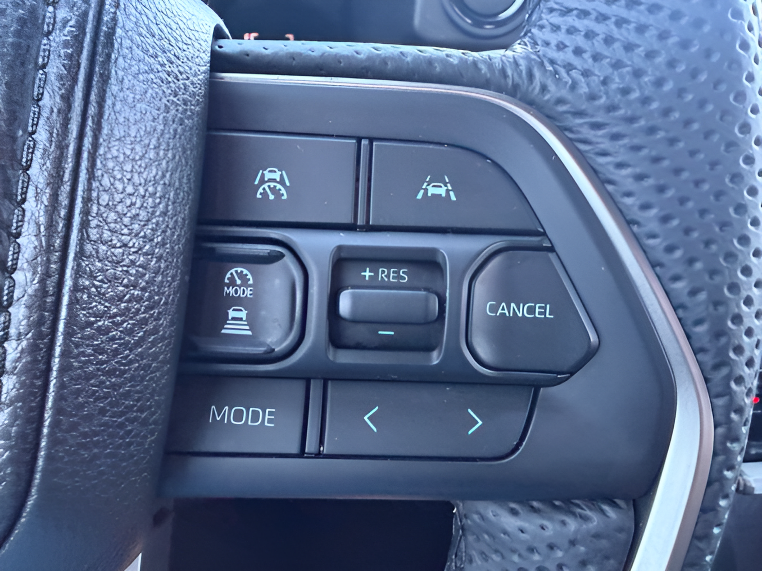 Used 2026 Toyota Tacoma SR5 AWD/4WD image 15