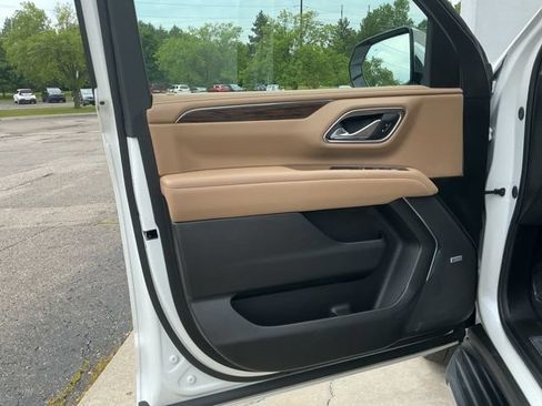 Used 2023 Chevrolet Tahoe Premier w/ Max Trailering Package AWD/4WD image 16