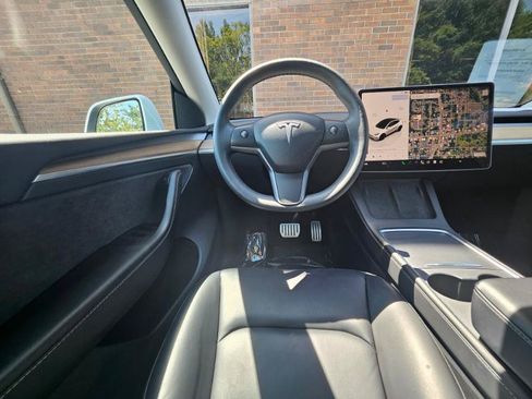 Used 2023 Tesla Model Y Performance AWD/4WD image 4