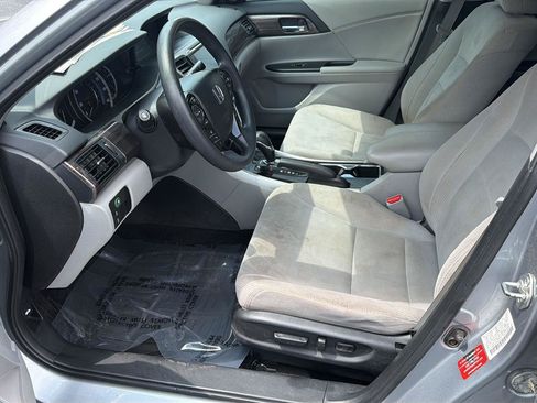 Used 2016 Honda Accord EX image 10
