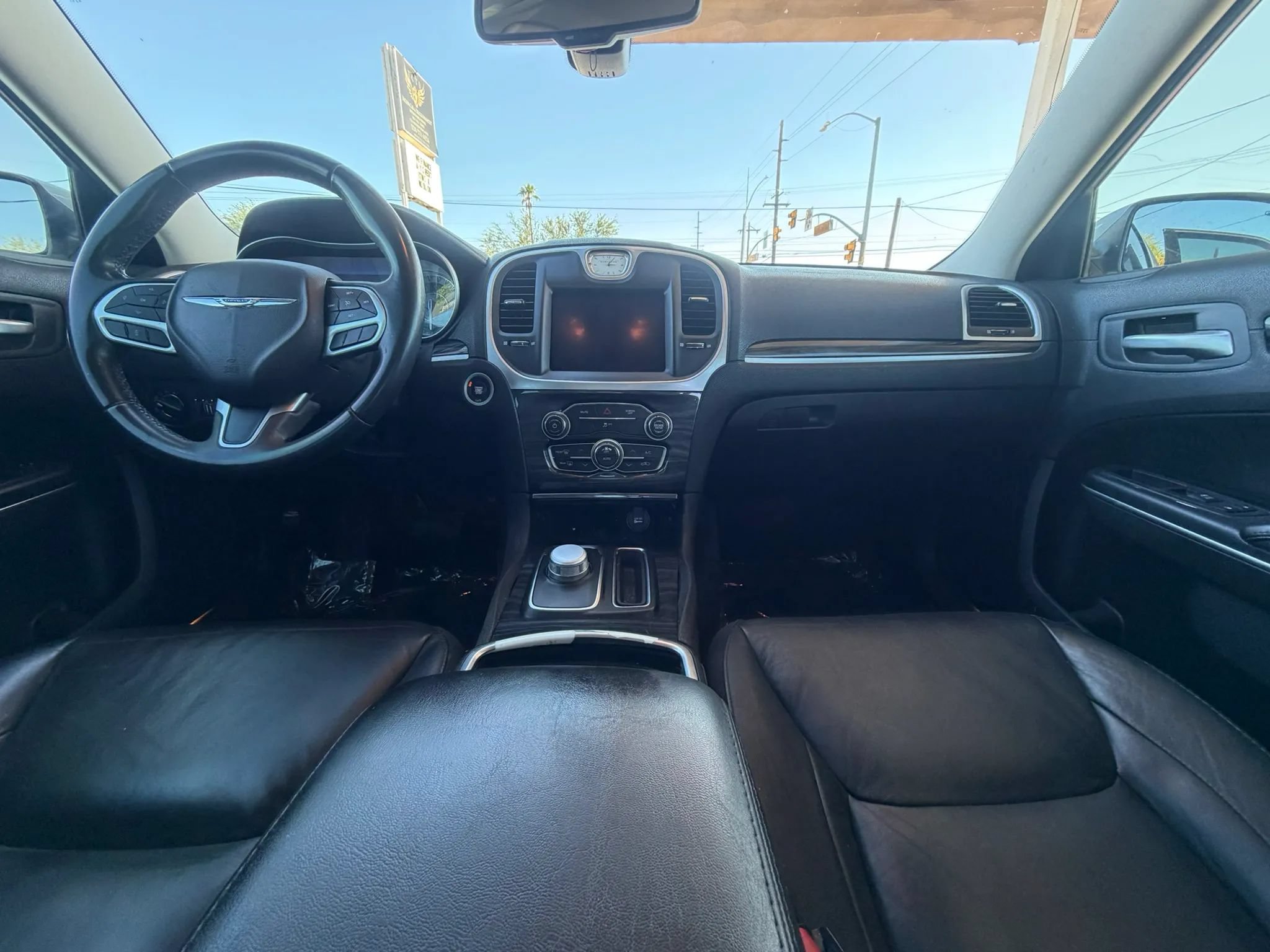 Used 2018 Chrysler 300 Touring L RWD image 10