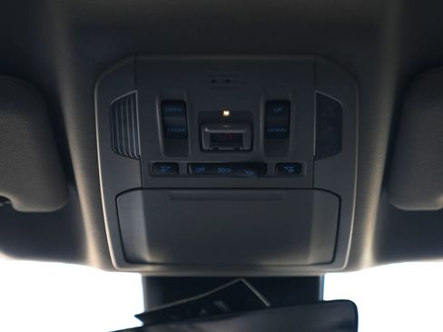 Used 2020 Toyota Highlander XLE image 33