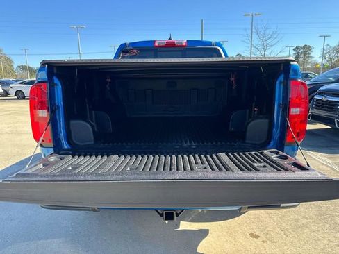 Used 2022 Chevrolet Colorado LT w/ LT Convenience Package image 12