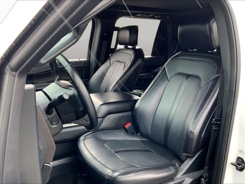Used 2019 Ford Expedition Limited w/ Equipment Group 302A RWD image 8