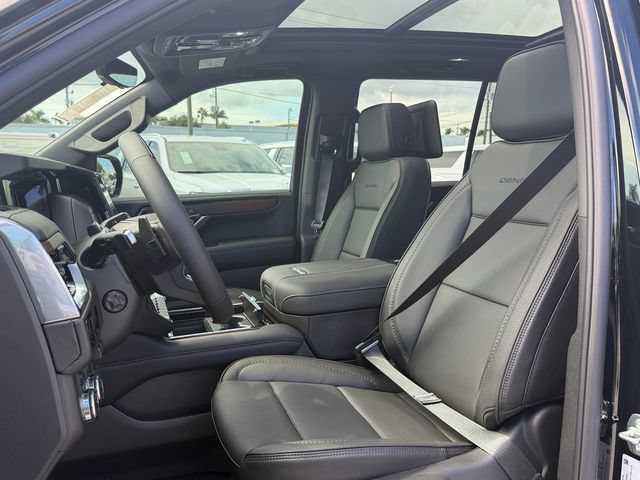 New 2026 GMC Yukon Denali w/ Denali Reserve Package AWD/4WD image 9