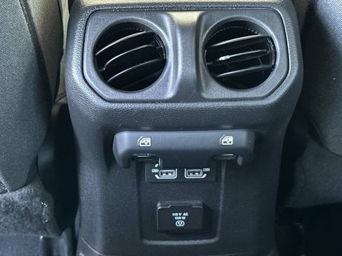 Used 2024 Jeep Wrangler Unlimited Sahara AWD/4WD image 15