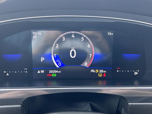 Certified 2023 Volkswagen Tiguan SE w/ Panoramic Sunroof Package image 13