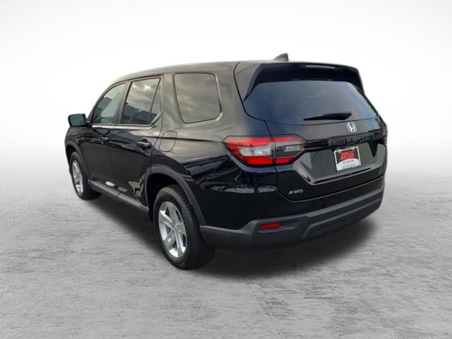 Used 2023 Honda Pilot LX image 5