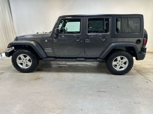 Used 2017 Jeep Wrangler Unlimited Sport w/ Quick Order Package 24S AWD/4WD image 8